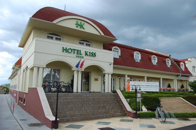 Hotel Kiss Tata