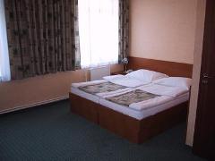 Hotel Arnold Tata